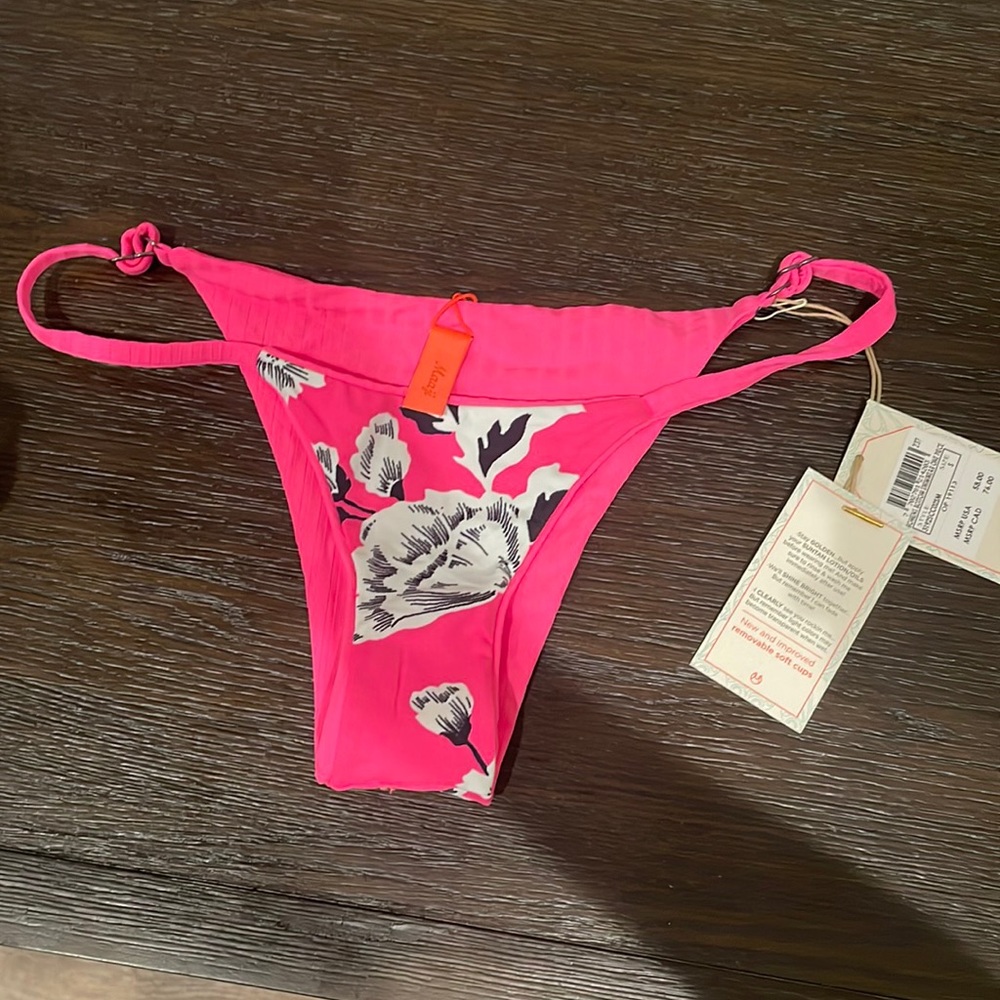 Maaji bikini bottoms in festive pink NWT